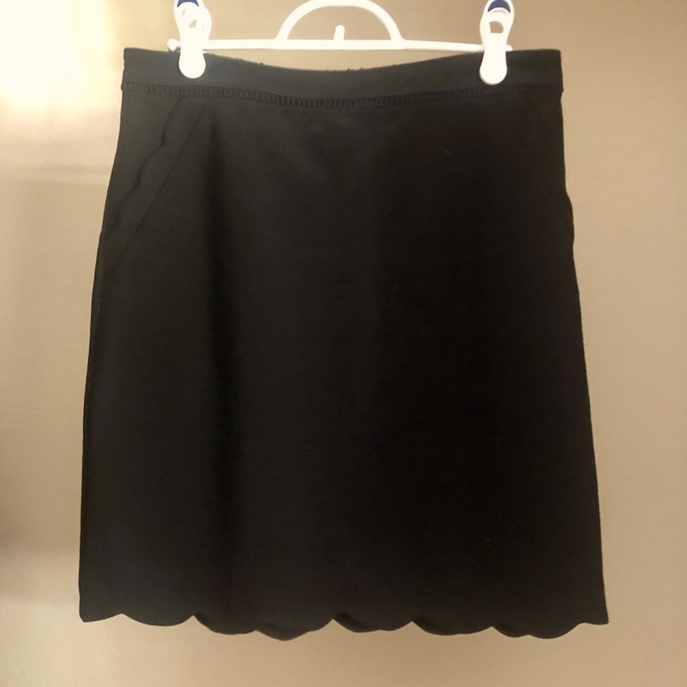 Skies are Blue brand Scalloped Edge Pencil Mini Skirt